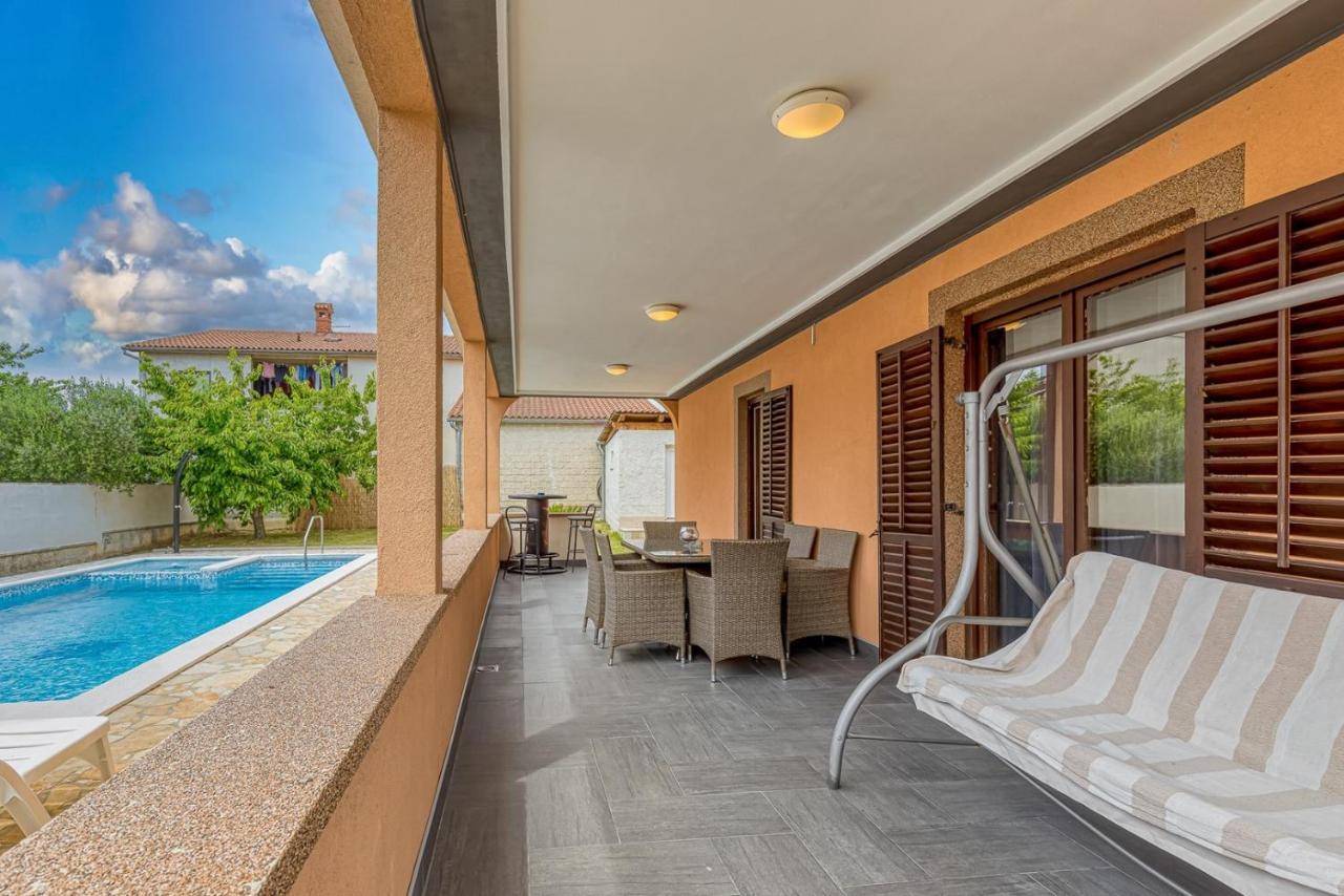 דירות Loborika Emanuela With Private Pool מראה חיצוני תמונה