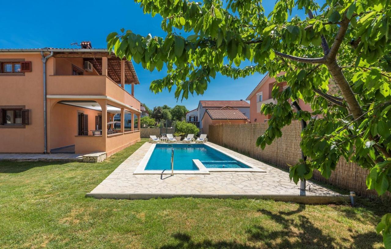 דירות Loborika Emanuela With Private Pool מראה חיצוני תמונה